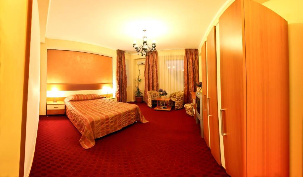Hotel Andre'S Craiova Zimmer foto